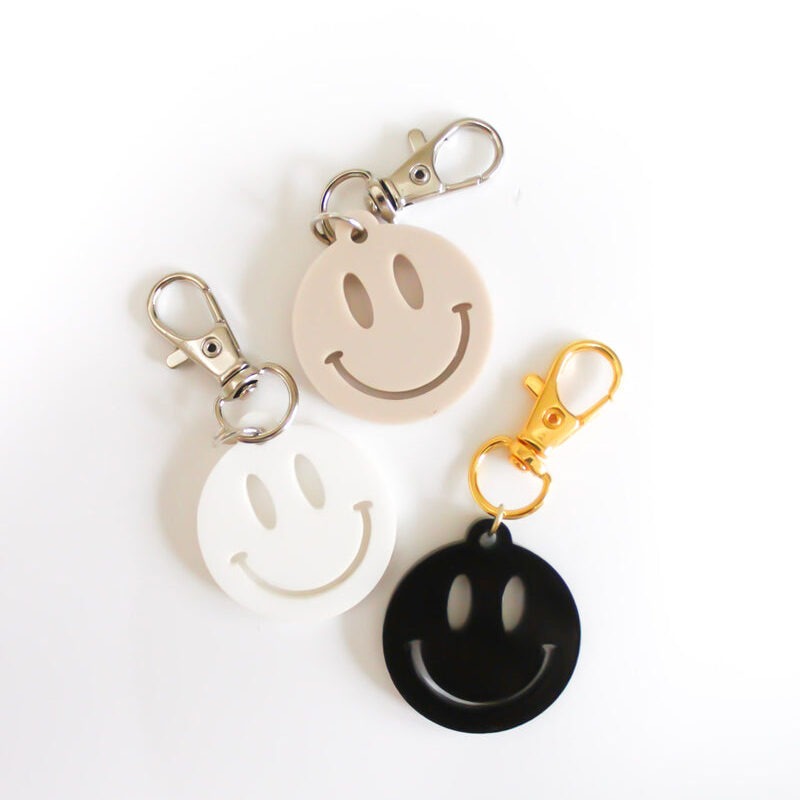 SMILEY-FACE-KEYCHAIN